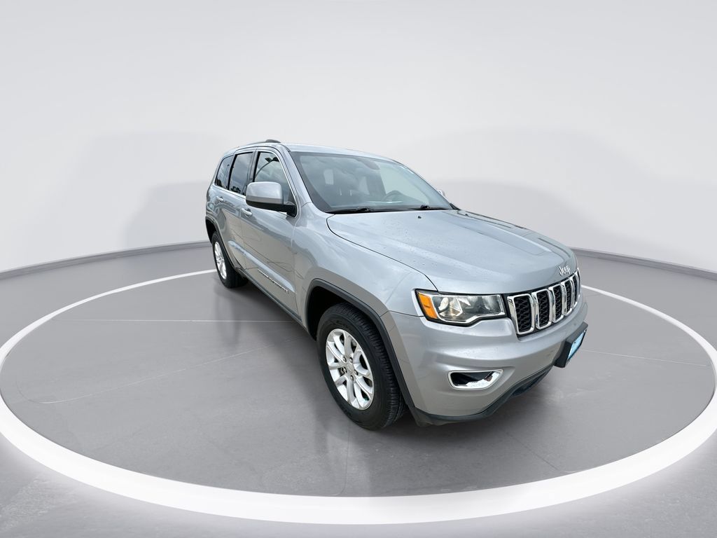 Used 2021 Jeep Grand Cherokee Laredo RWD image 2