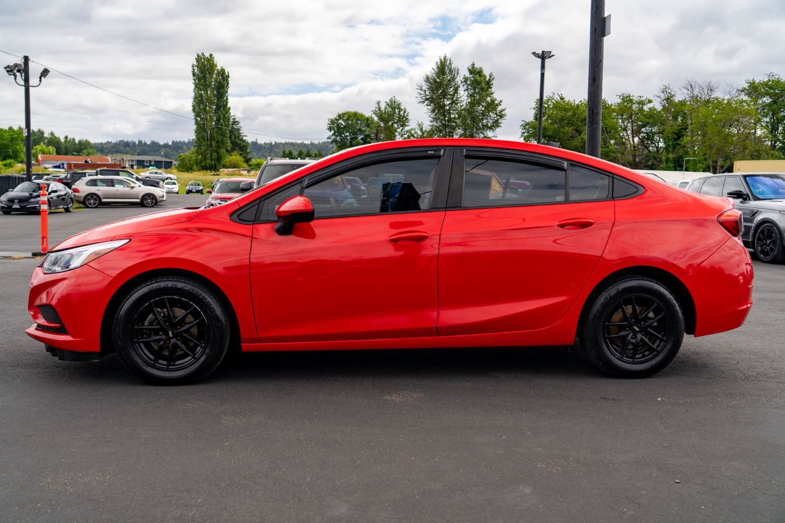 Used 2018 Chevrolet Cruze LS FWD image 11