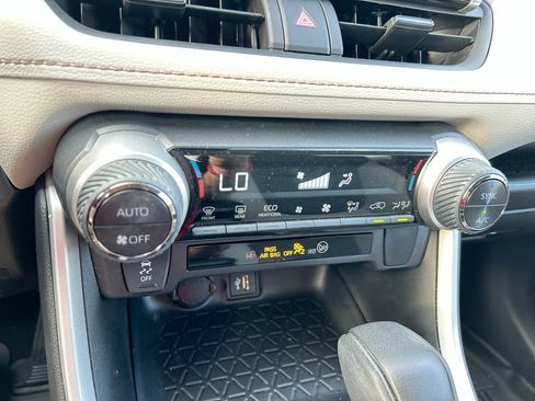 Used 2024 Toyota RAV4 XLE w/ Convenience Package AWD/4WD image 26