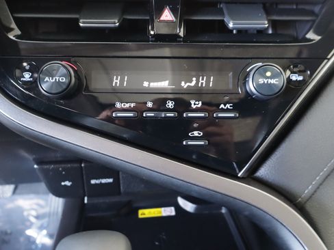 Used 2023 Toyota Camry XLE w/ Cold Weather Package image 17