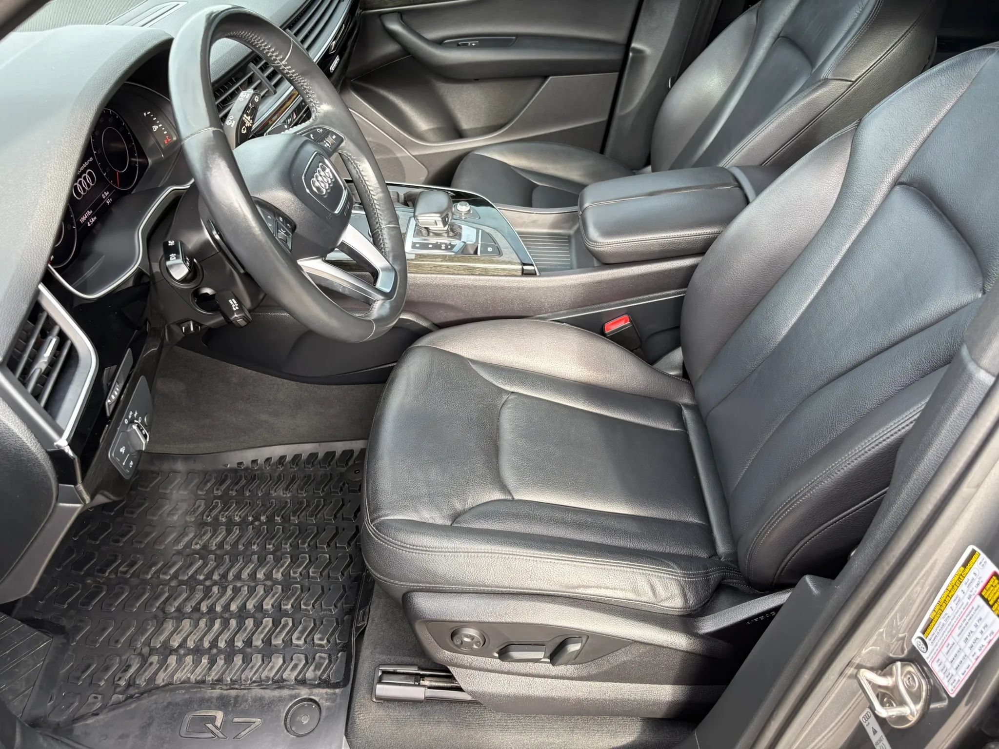 Used 2017 Audi Q7 3.0T Premium Plus w/ Premium Plus Package AWD/4WD image 12