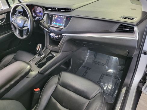 Used 2018 Cadillac XT5 Luxury w/ Driver Awareness Package image 17