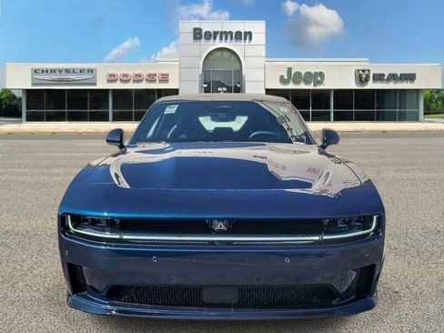 Used 2024 Dodge Charger Daytona Scat Pack w/ Plus Group AWD/4WD image 8