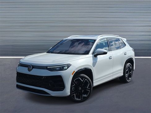 New 2026 Volkswagen Tiguan SEL R-Line image 1