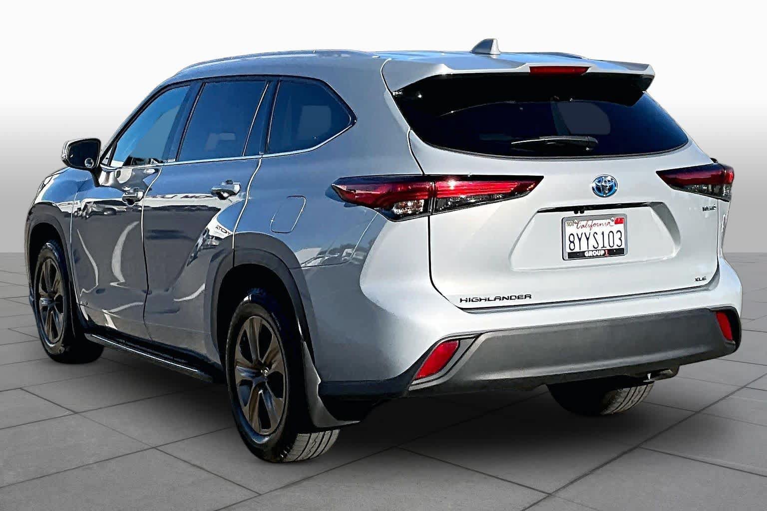 Certified 2022 Toyota Highlander Bronze Edition AWD/4WD image 11