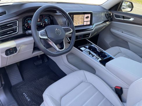 New 2026 Volkswagen Atlas SEL image 17