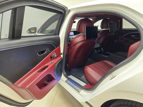 Certified 2023 Bentley Flying Spur V8 AWD/4WD image 18