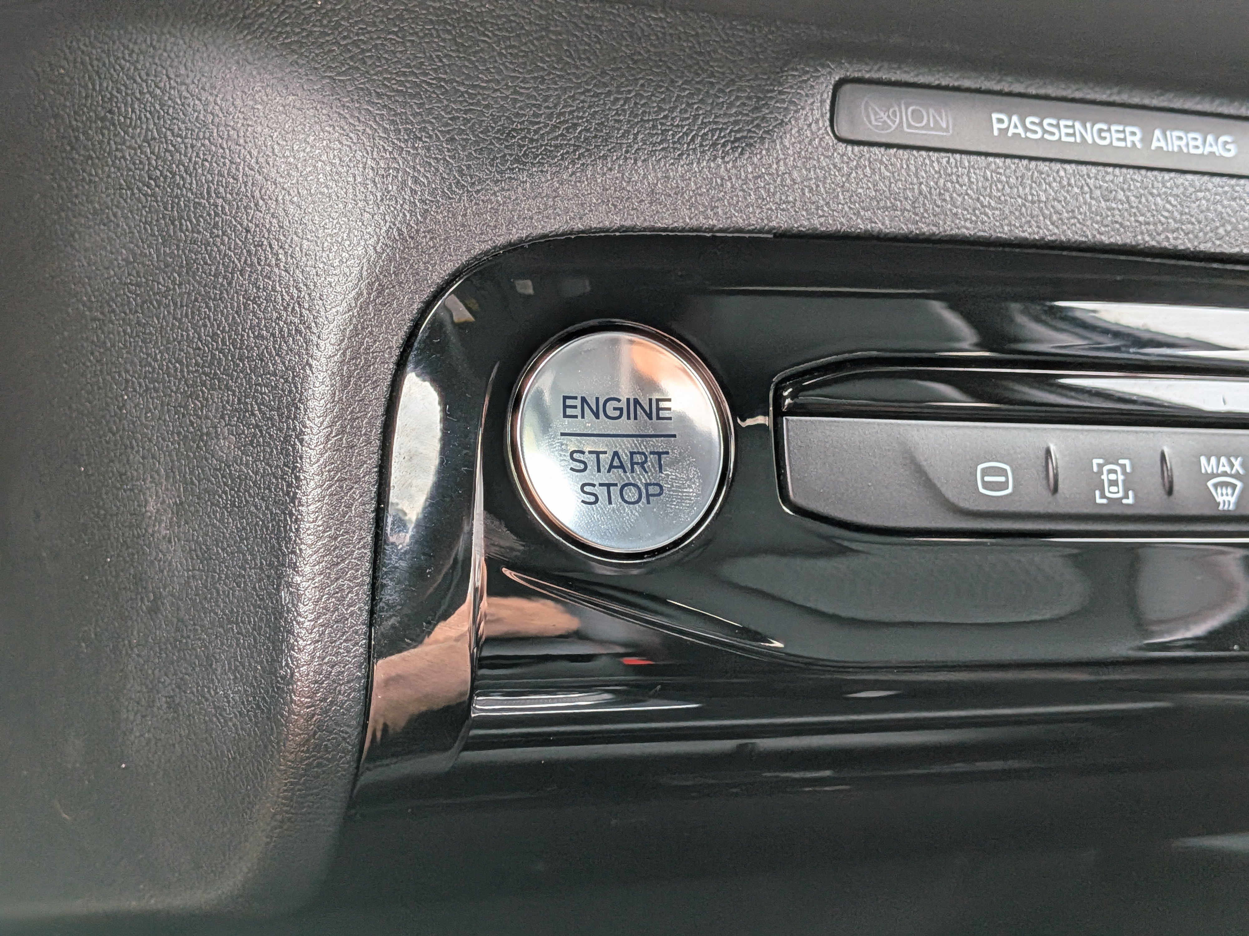 Used 2025 Ford Escape ST-Line w/ Equipment Group 301A FWD image 29