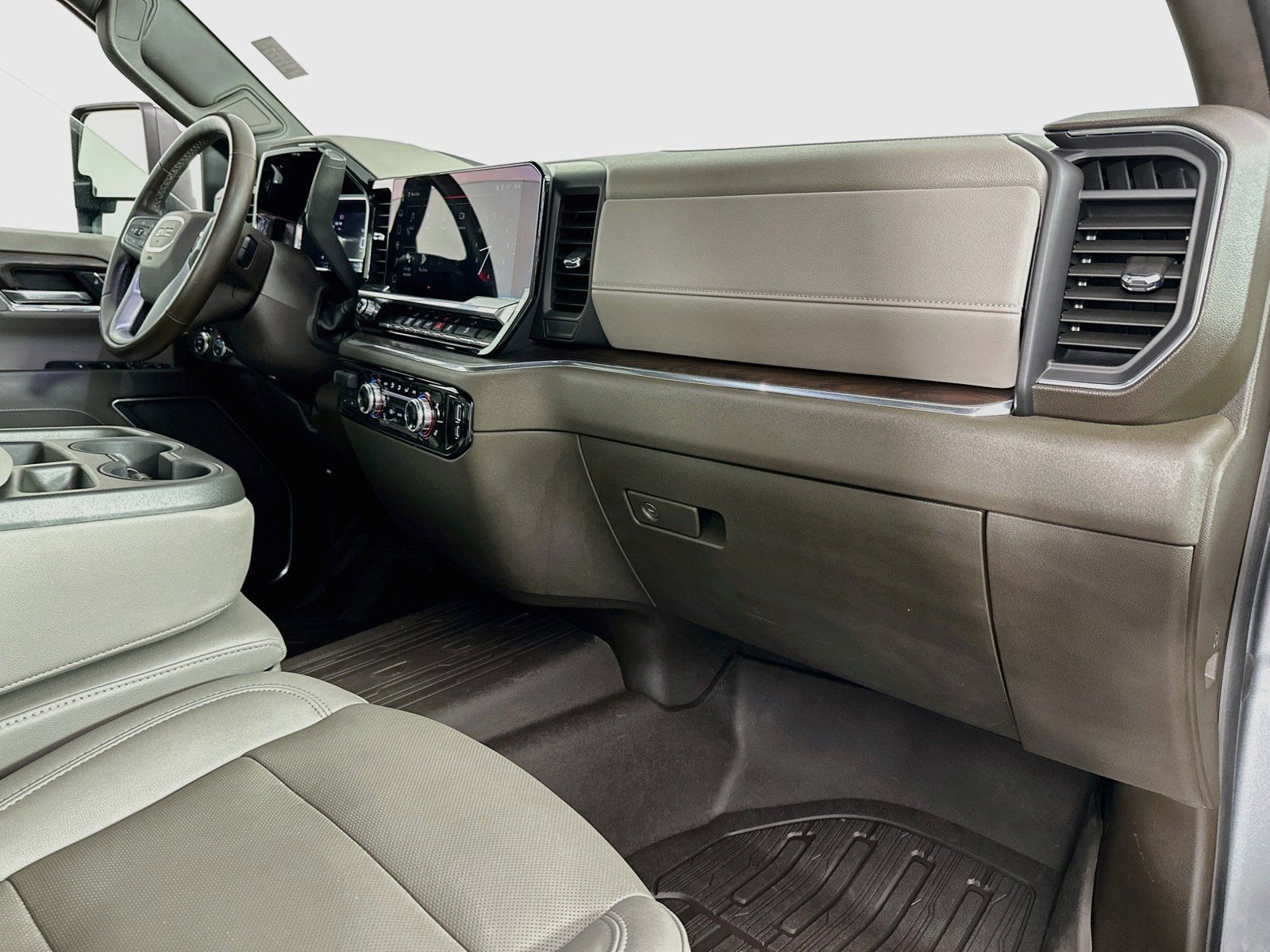 Used 2024 GMC Sierra 3500 SLT AWD/4WD image 30