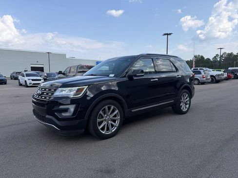 Used 2017 Ford Explorer Limited FWD image 1