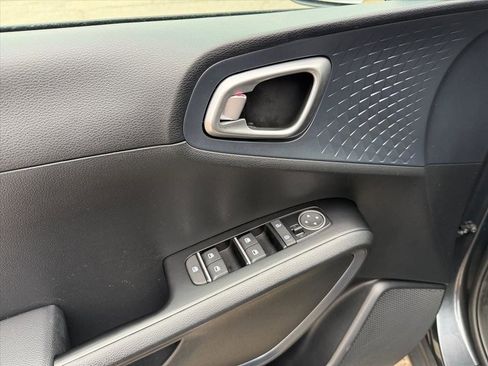 Used 2024 Kia Soul EX image 12