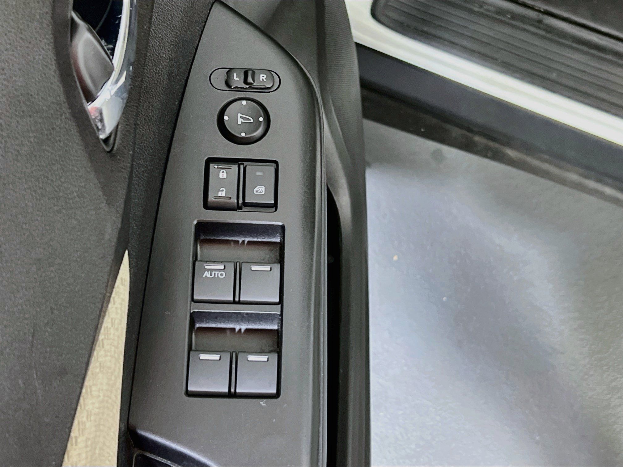 Used 2015 Honda CR-V EX image 17