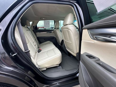 Used 2017 Cadillac XT5 Premium Luxury FWD image 33