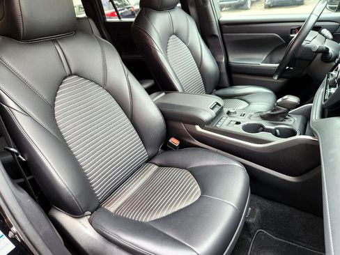 Used 2021 Toyota Highlander XSE image 20