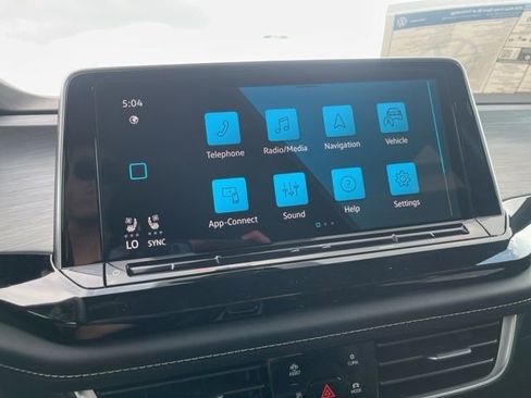 New 2026 Volkswagen Atlas Cross Sport SE image 14