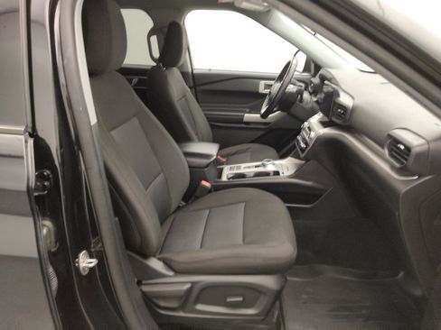 Used 2022 Ford Explorer XLT image 21