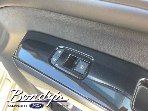 Used 2024 Nissan Pathfinder SL w/ SL Premium Package image 23