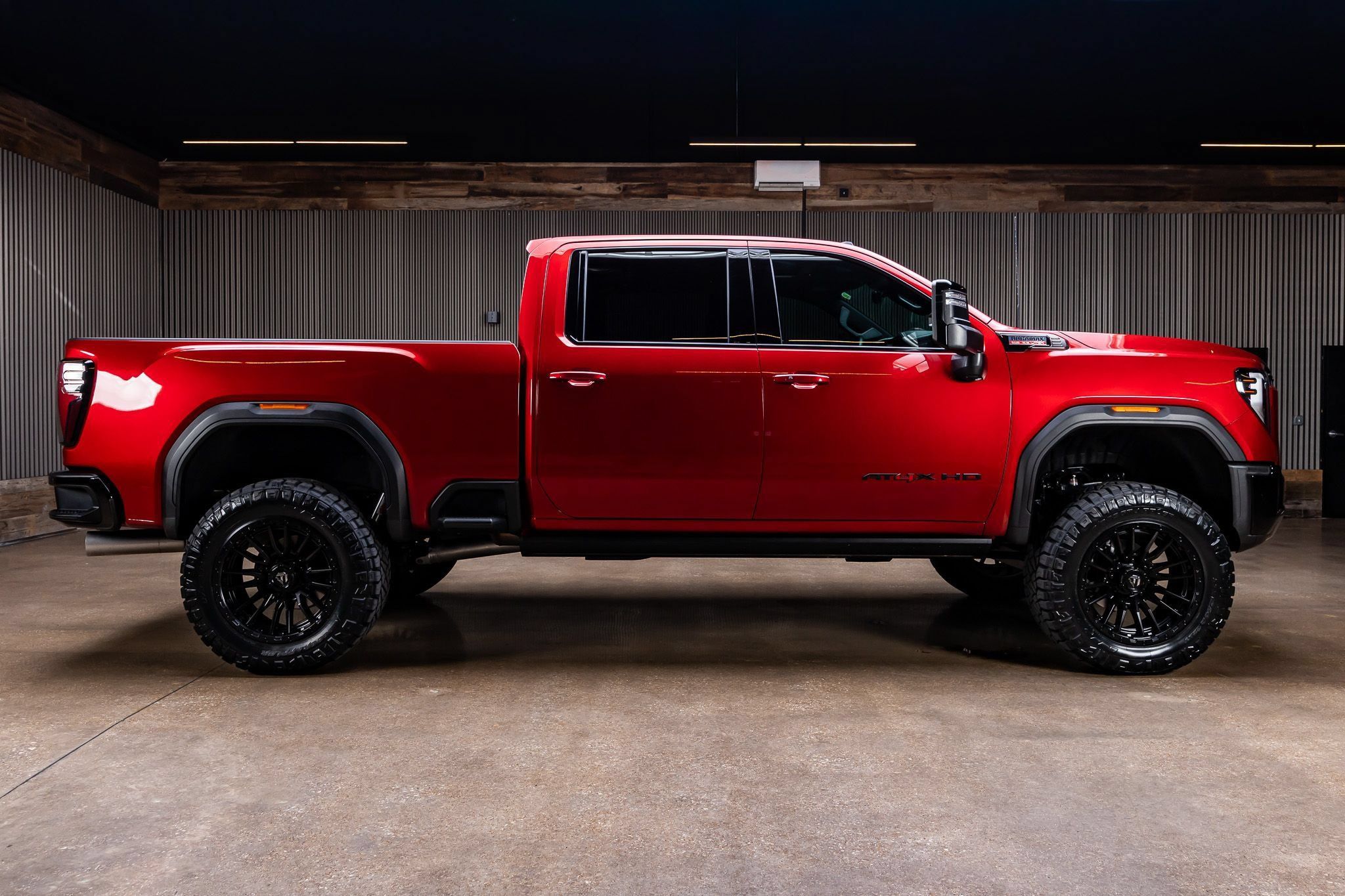 Used 2025 GMC Sierra 2500 AT4X AWD/4WD image 11