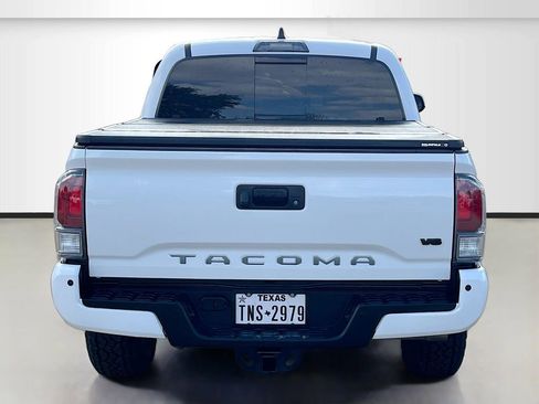 Used 2022 Toyota Tacoma TRD Off-Road w/ Technology Package AWD/4WD image 5