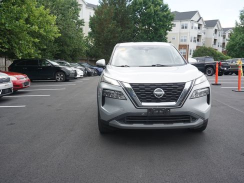 Used 2021 Nissan Rogue SV AWD/4WD image 2