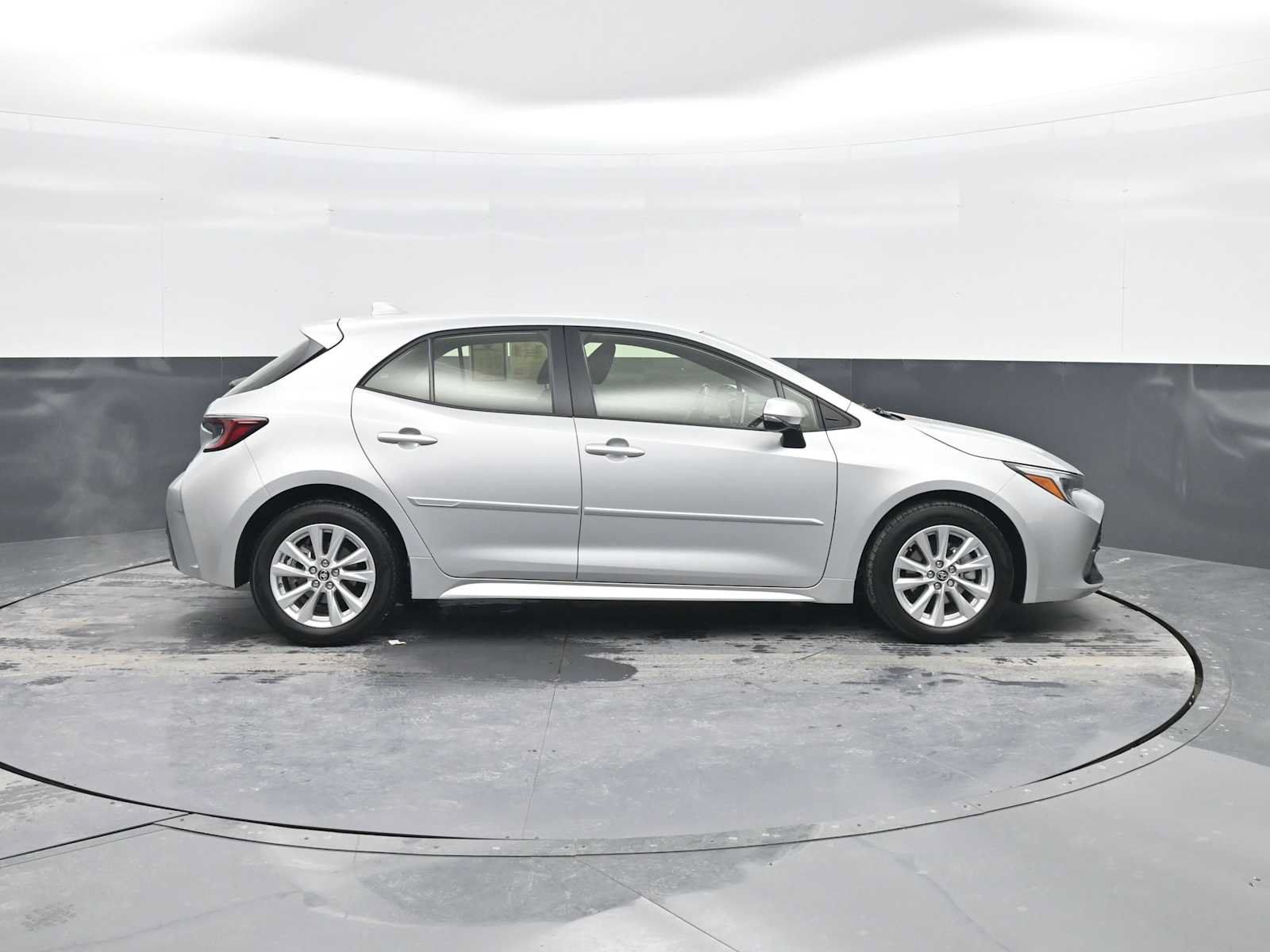 Used 2024 Toyota Corolla SE FWD image 9