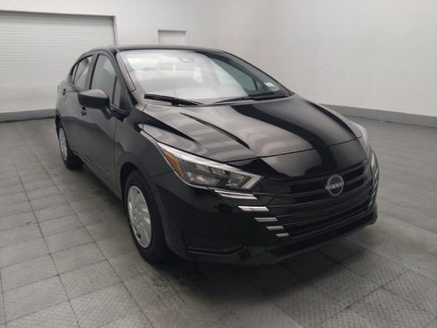 Used 2025 Nissan Versa S w/ Trunk Package image 13