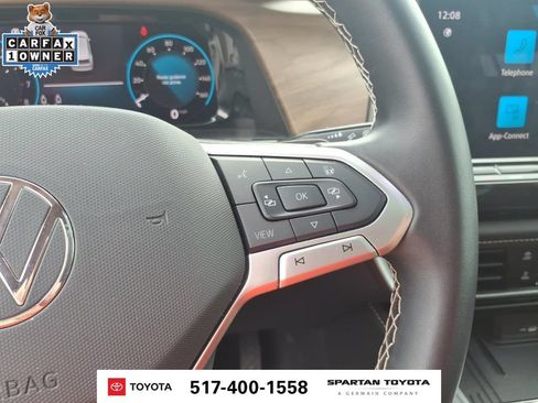 Used 2025 Volkswagen Atlas SE AWD/4WD image 17