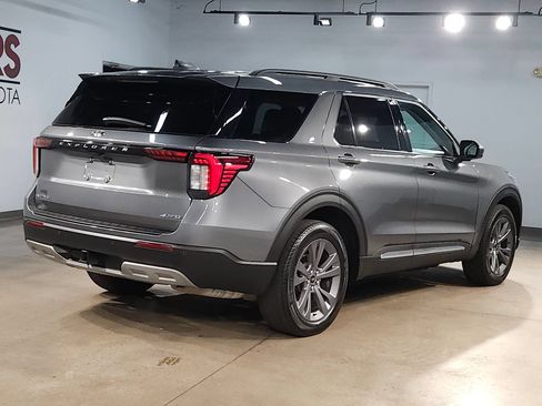 Used 2025 Ford Explorer Active w/ Active Comfort Package AWD/4WD image 7