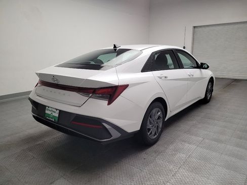 Used 2024 Hyundai Elantra SEL image 9