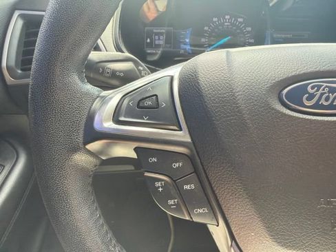 Used 2022 Ford Edge SEL AWD/4WD image 16