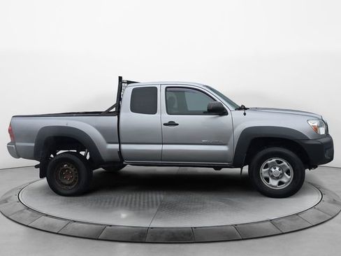Used 2015 Toyota Tacoma Base image 6