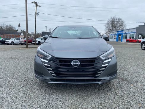 Used 2025 Nissan Versa SV image 8