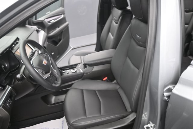 Used 2025 Cadillac XT5 Luxury w/ LPO, Floor Liner Package AWD/4WD image 19