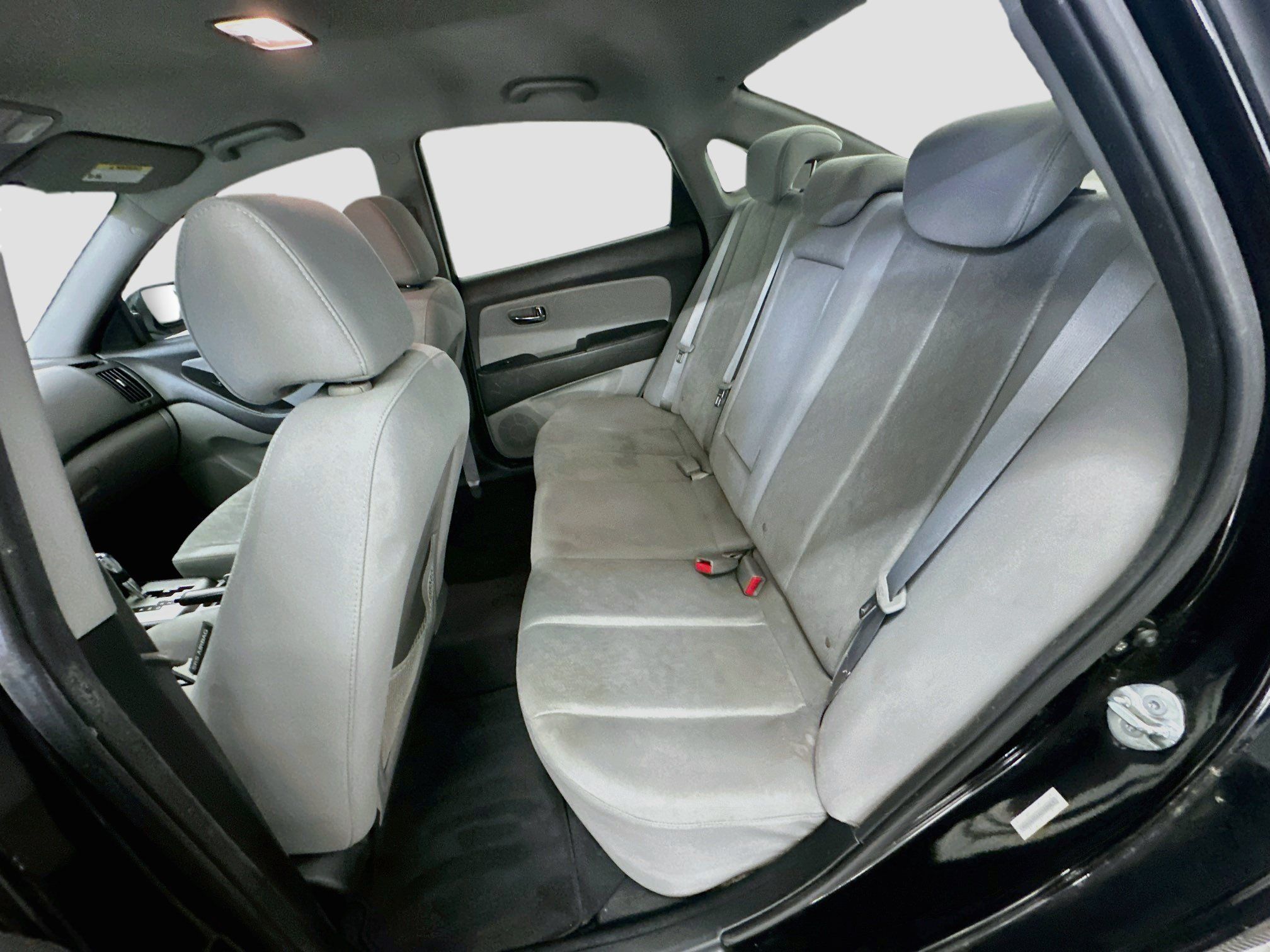 Used 2010 Hyundai Elantra SE FWD image 27