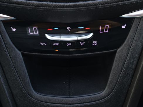 Used 2022 Cadillac XT5 Luxury image 28