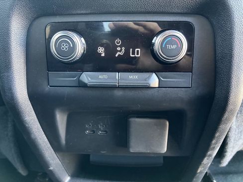 Used 2025 GMC Acadia Elevation w/ Elevation Premium Package AWD/4WD image 19