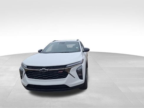 New 2026 Chevrolet Trax RS image 3