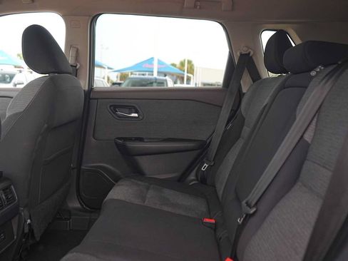 Used 2022 Nissan Rogue SV AWD/4WD image 14