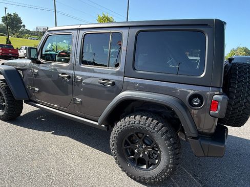 Used 2025 Jeep Wrangler Unlimited Sport AWD/4WD image 10