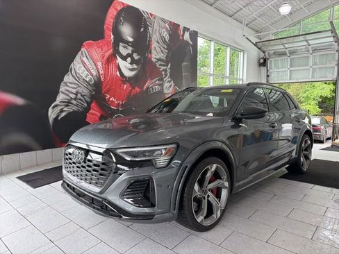 Used 2024 Audi Q8 e-tron Prestige w/ Prestige Package AWD/4WD image 1