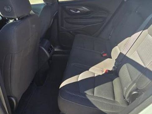 Used 2023 GMC Terrain SLE w/ Driver Convenience Package image 8