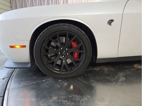 Used 2016 Dodge Challenger SRT Hellcat image 3