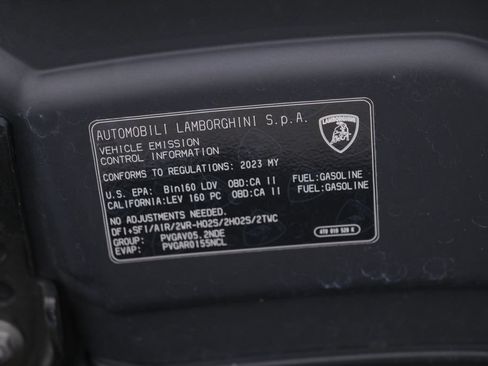 Used 2023 Lamborghini Huracan EVO RWD image 46