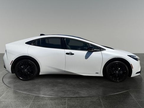 Used 2025 Toyota Prius AWD image 10