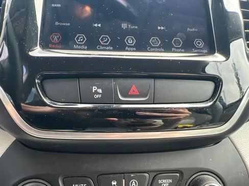 Used 2019 Jeep Cherokee Limited AWD/4WD image 21