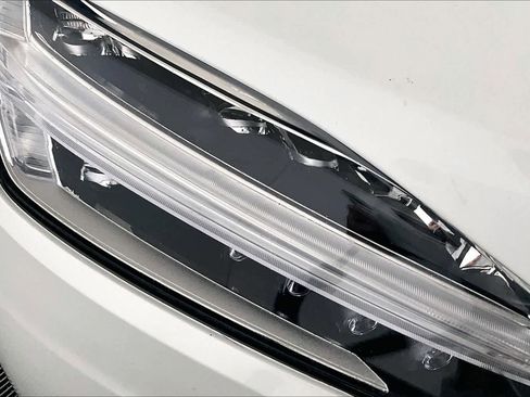 Used 2018 Volvo XC90 T5 Momentum image 26