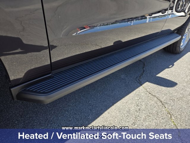 New 2026 Lincoln Navigator Premiere AWD/4WD image 5