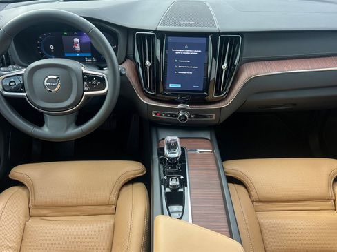 Certified 2024 Volvo XC60 T8 Ultimate w/ Protection Package Premier image 4