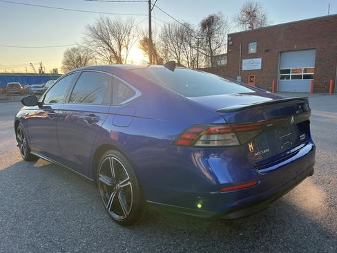 Used 2023 Honda Accord Sport image 3