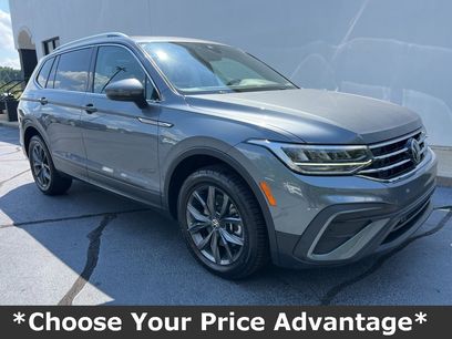 Used 2023 Volkswagen Tiguan SE w/ Panoramic Sunroof Package